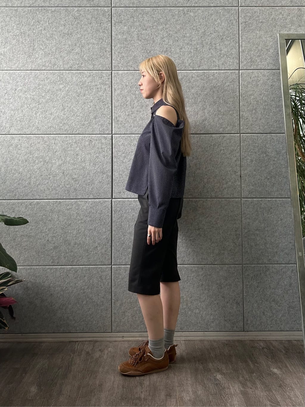 honoka Aさんの「CODE A｜dots open shoulder shirts」を使ったコーディネート