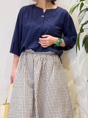 misakiさんの「SHOO･LA･RUE｜【セットアップ可/洗濯機可/S-LL】軽やかに揺れる サッカーチェック フレアスカート」を使ったコーディネート