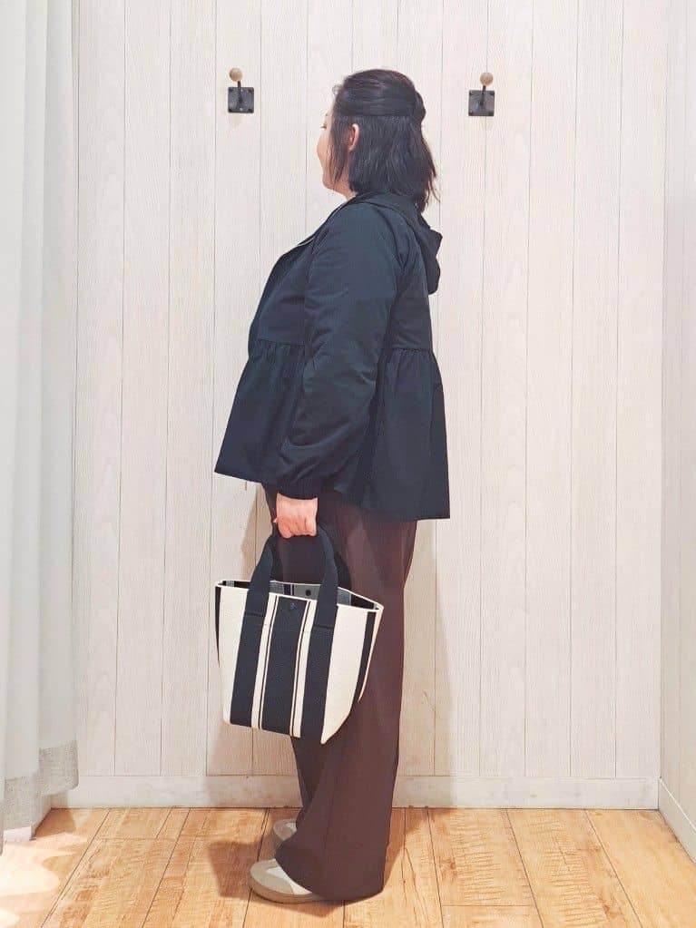 kotomiさんの「SHOO･LA･RUE｜【S-LL/体型カバー】日焼け対策にも女性らしさを UVカットペプラムパーカ」を使ったコーディネート
