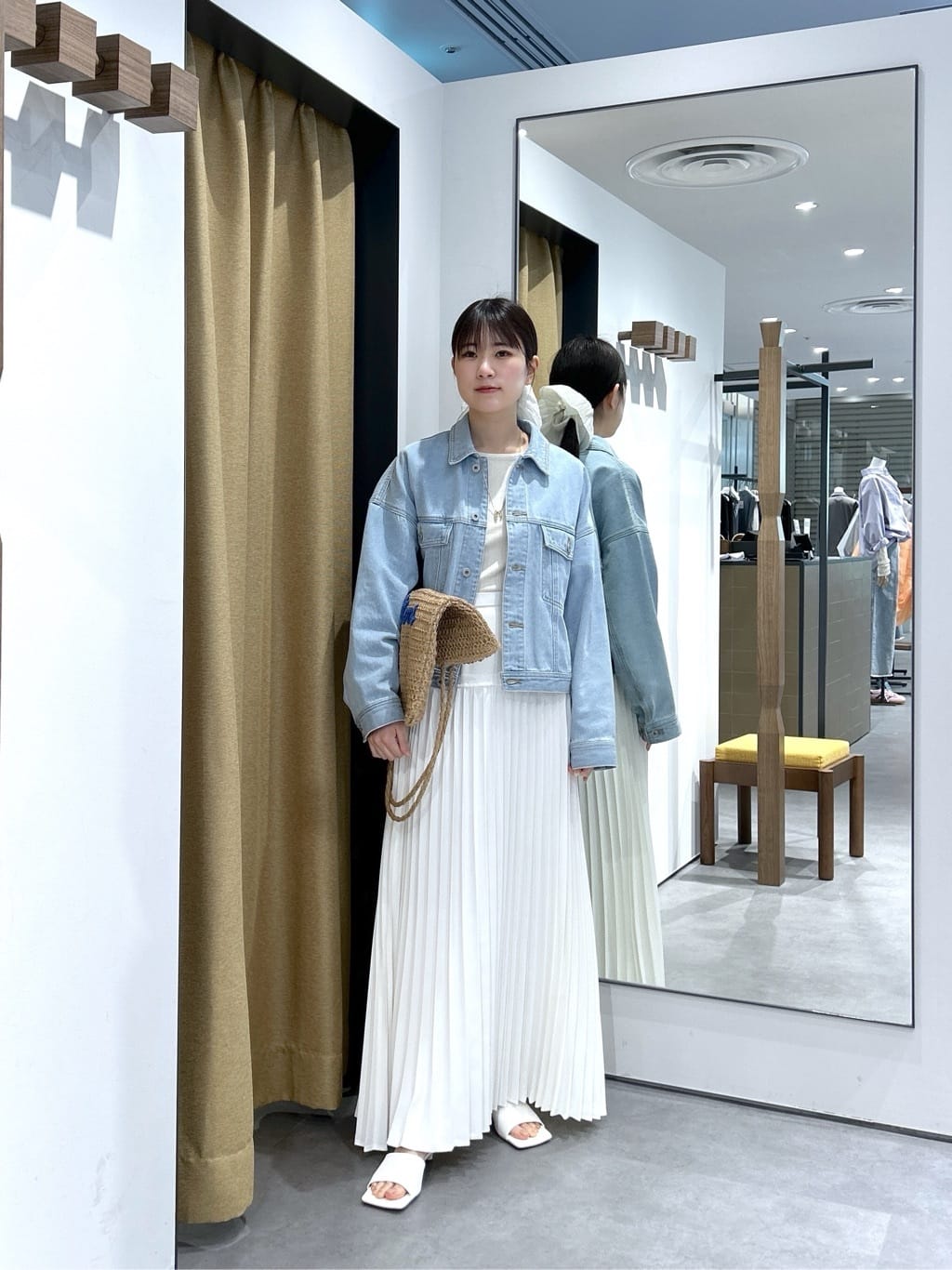 Renoさんの「INDIVI｜ボックスデニムジャケット」を使ったコーディネート
