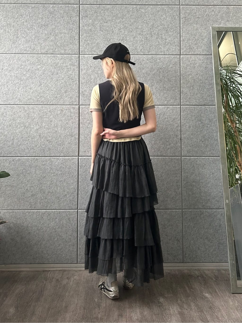 honoka Aさんの「CODE A｜front hook short vest」を使ったコーディネート