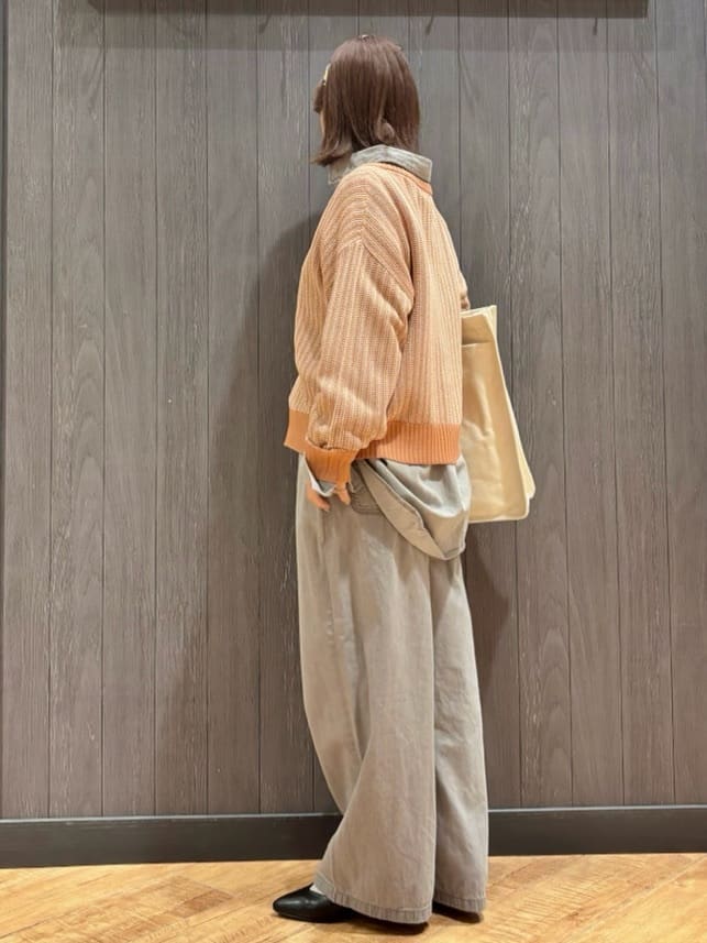 meiさんの「SHOO･LA･RUE｜【洗濯機可/体型カバー】こなれ感をプラスする ライトオンスデニムシャツ」を使ったコーディネート