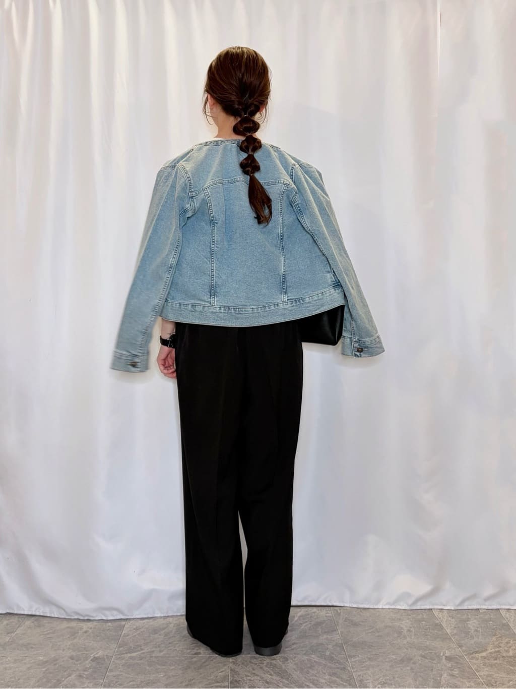 おうめさんの「SHOO･LA･RUE｜【S-LL/二の腕カバー】品よく隠せる ドット刺繍5分袖ニット」を使ったコーディネート