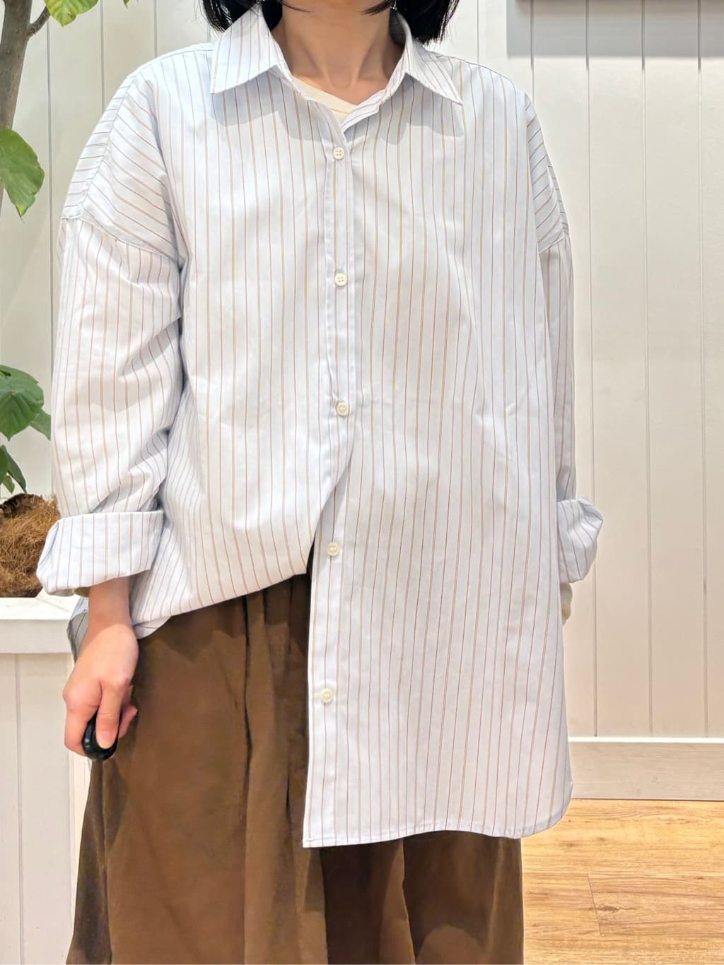 OKADAさんの「Dessin｜【洗える】バックボタンオーバーシャツ」を使ったコーディネート