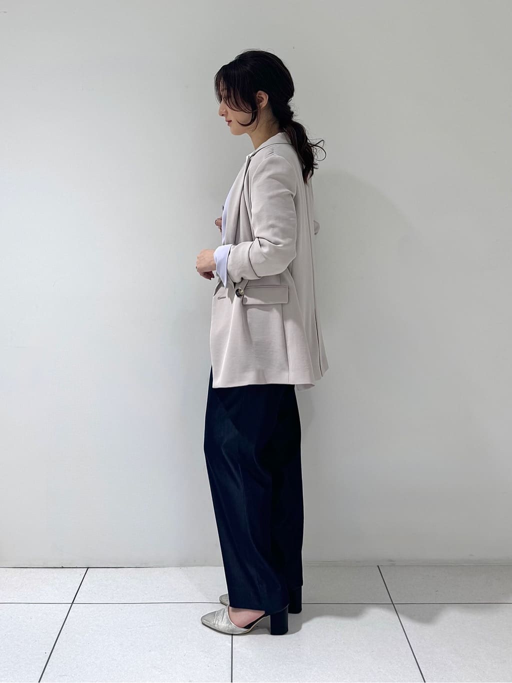 そんさんの「INDIVI｜【洗える／多機能／SETUP可】着る日傘ダブルジャケット」を使ったコーディネート