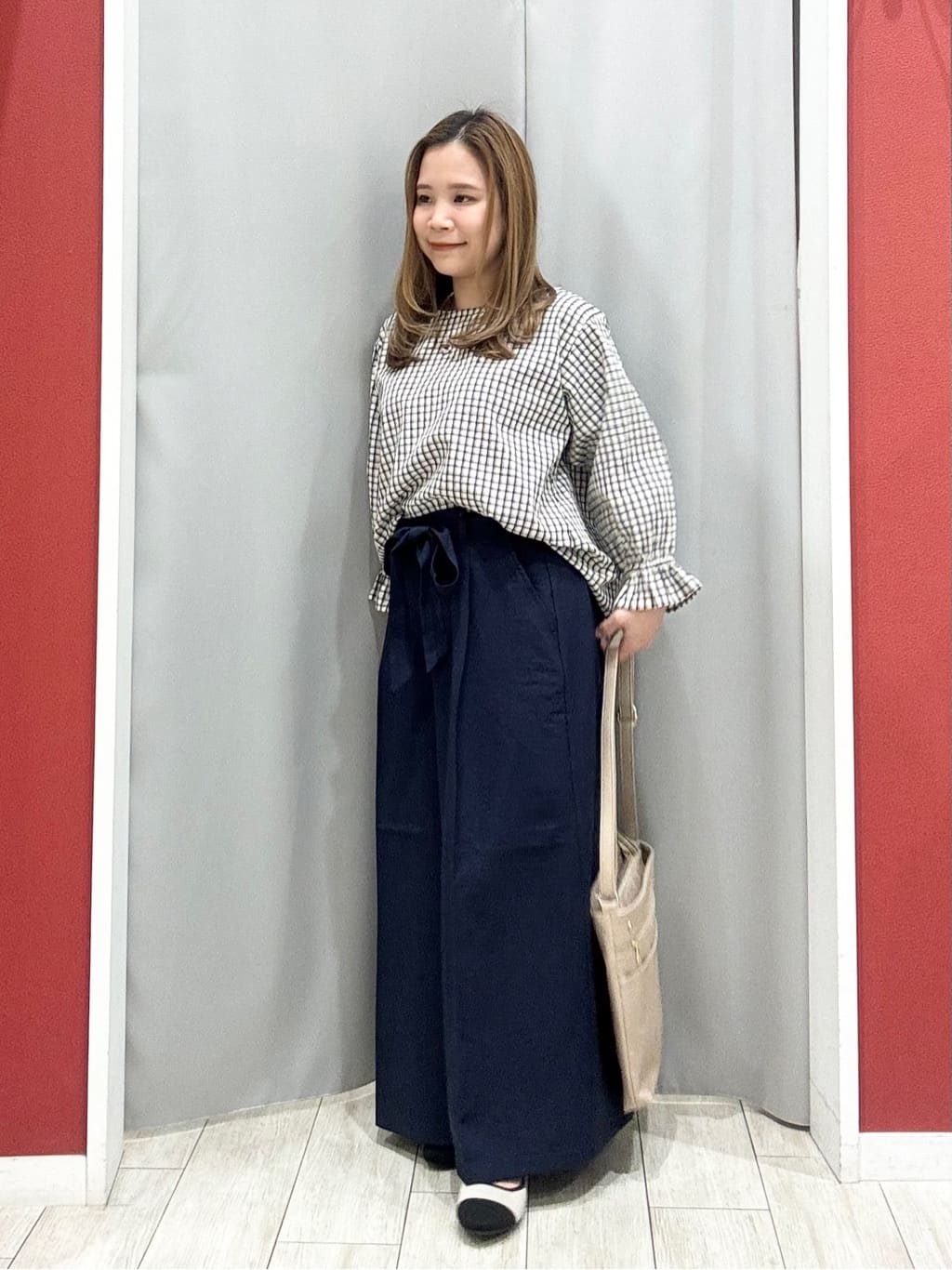 shioさんの「SHOO･LA･RUE｜【セットアップ可/洗濯機可】上品チェックが好印象 ゆるさら6分袖ブラウス」を使ったコーディネート
