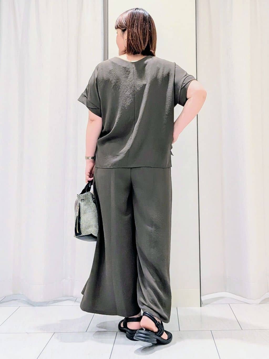 Onumaさんの「UNTITLED｜【セットアップ可/UVカット/前後2WAY】リラクシーフレンチスリーブブラウス」を使ったコーディネート
