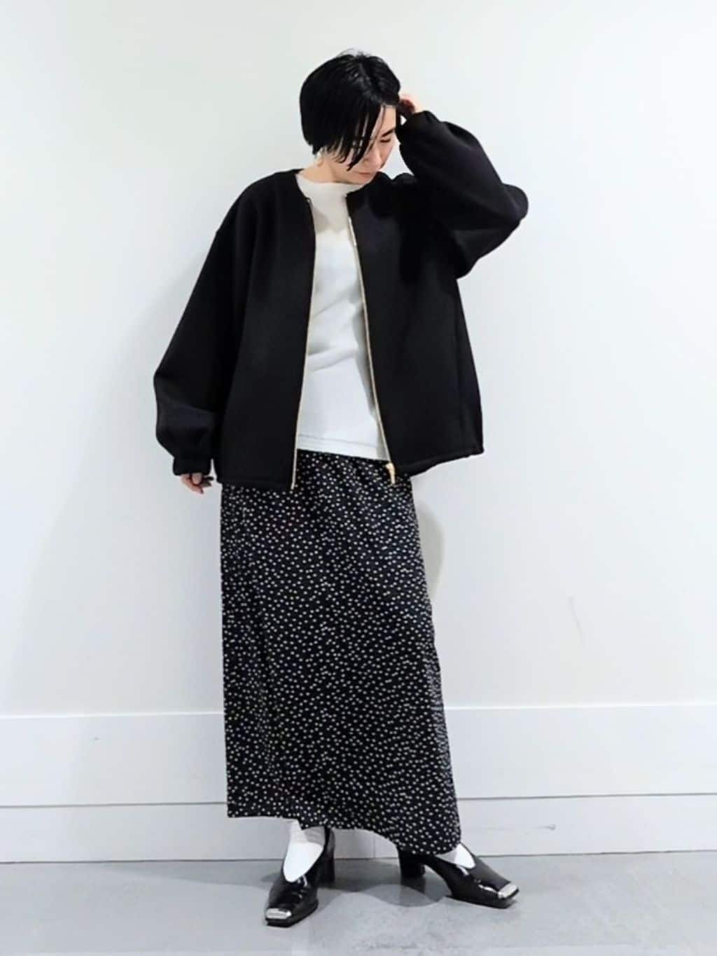 ミズタさんの「UNTITLED｜【古畑星夏さん着用/8色展開/程よい透け感】ドライタッチボートネックニット」を使ったコーディネート