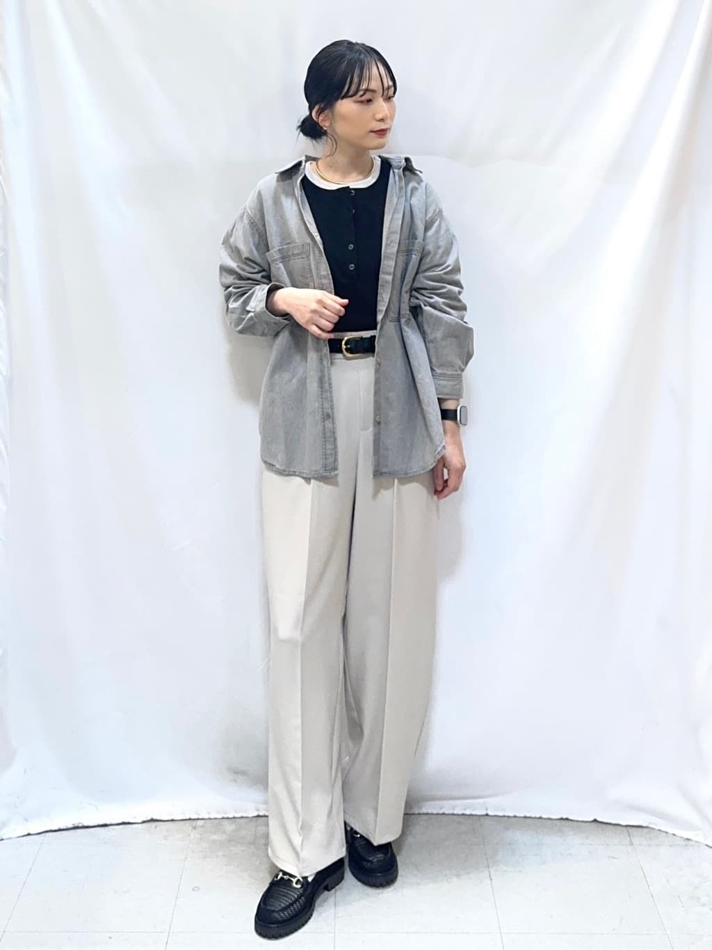 𝐇𝐢𝐫𝐨𝐦𝐢さんの「SHOO･LA･RUE｜メッシュローファー」を使ったコーディネート