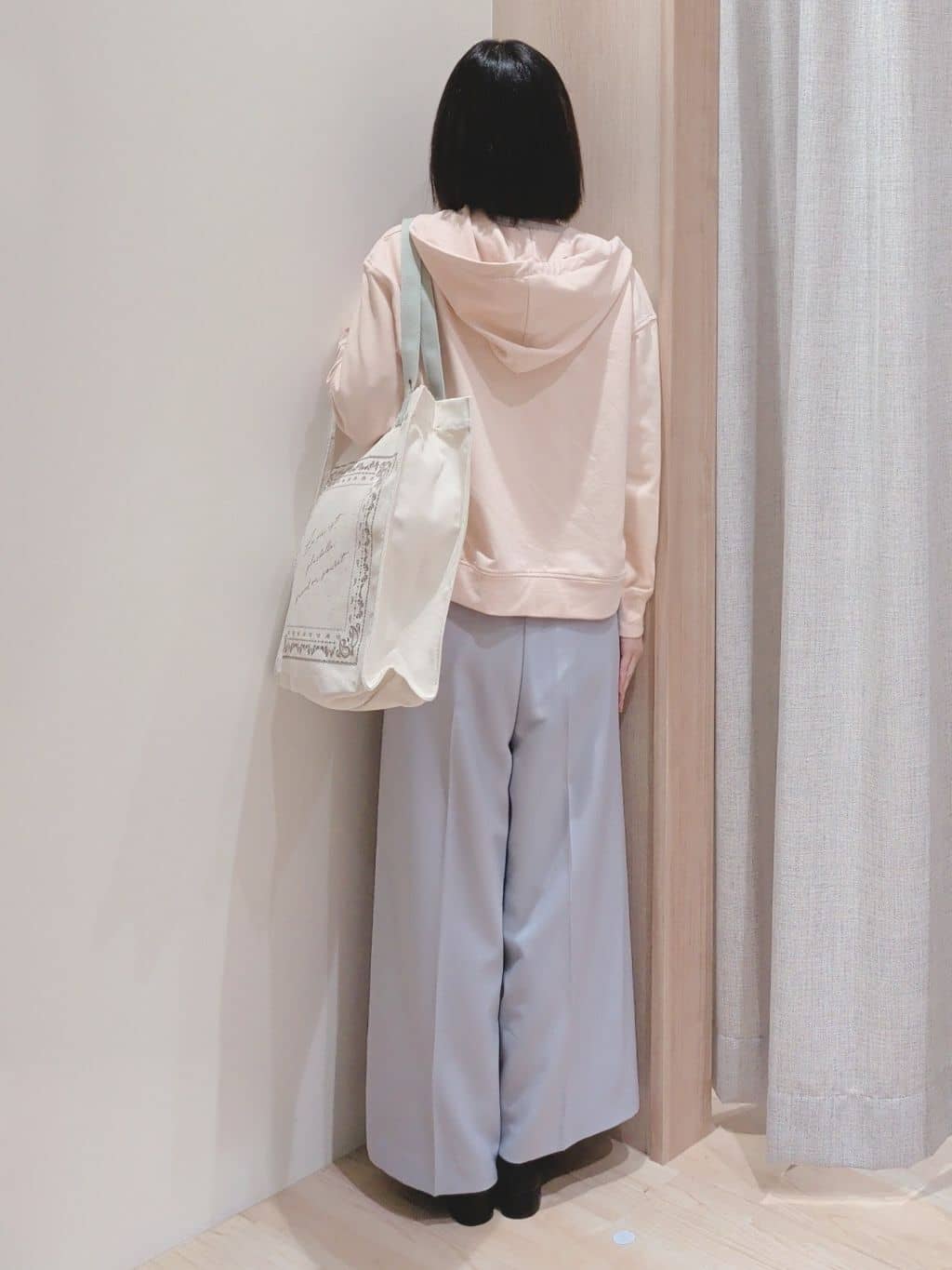 Yuiさんの「grove｜【シリーズ累計36万枚/UVカット・ひんやり・洗濯機OK】やわらかドライタッチ 五分袖クルーネックニ」を使ったコーディネート