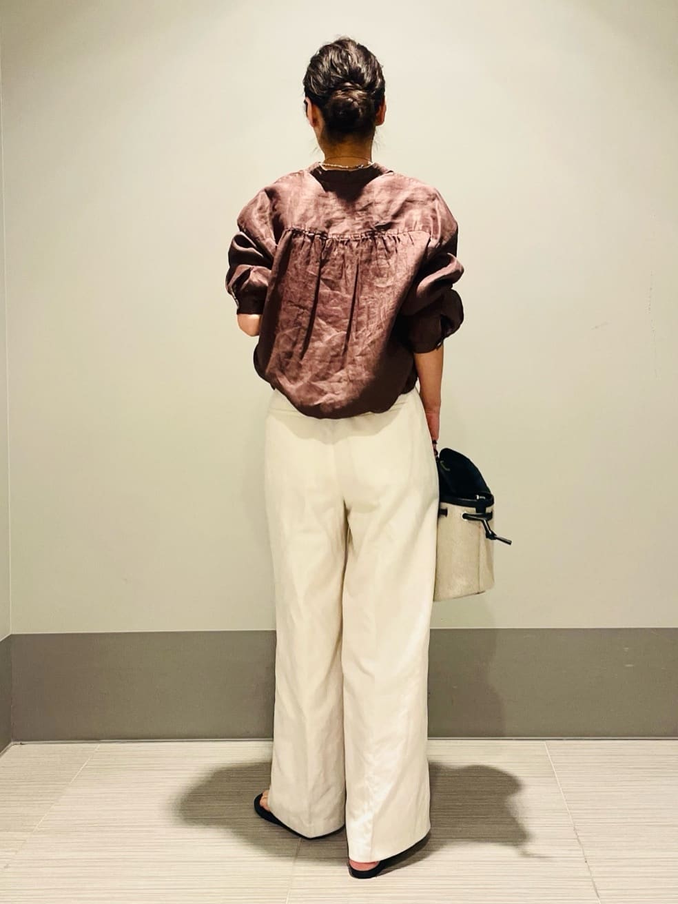 Annさんの「DRESSTERIOR｜【2WAY/羽織にも】ウォッシャブルリネン ドロストシャツ」を使ったコーディネート