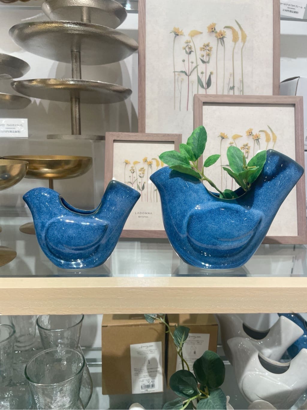 まのちゃんさんの「212 KITCHEN STORE｜シナリー バードフラワーベースS BL」を使ったコーディネート