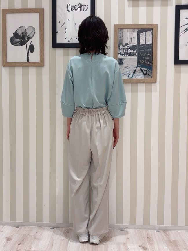 たまごがにさんの「SHOO･LA･RUE｜【高レビュー/着丈選べる/S-LL/洗濯機可】楽ちん&times;きれい見え ストレッチワイドパンツ」を使ったコーディネート