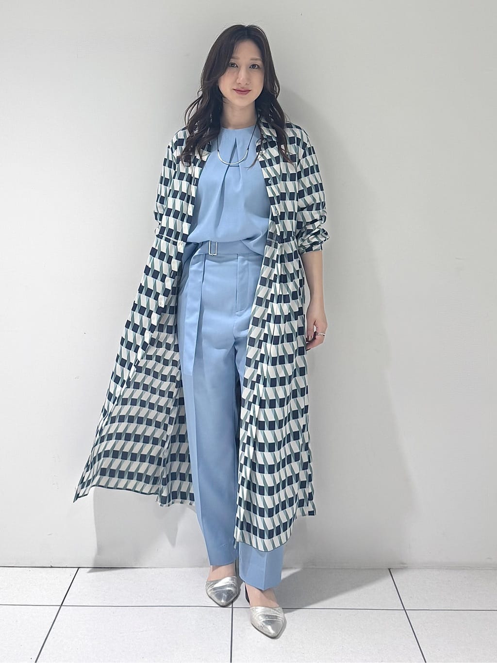 そんさんの「INDIVI｜【洗える／2WAY】ベルト付き ジオメトリック柄 シャツワンピース」を使ったコーディネート