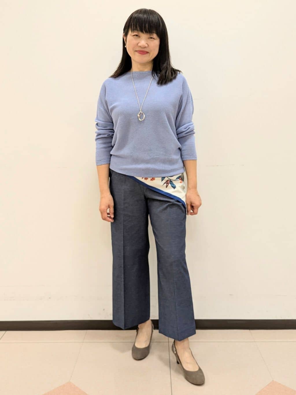ともさんの「UNTITLED｜【古畑星夏さん着用/8色展開/程よい透け感】ドライタッチボートネックニット」を使ったコーディネート