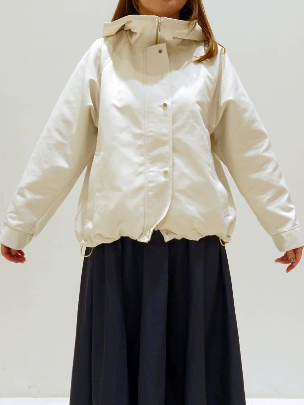 mizueさんの「grove｜【撥水】きれいめに着こなせるマウンテンパーカ」を使ったコーディネート