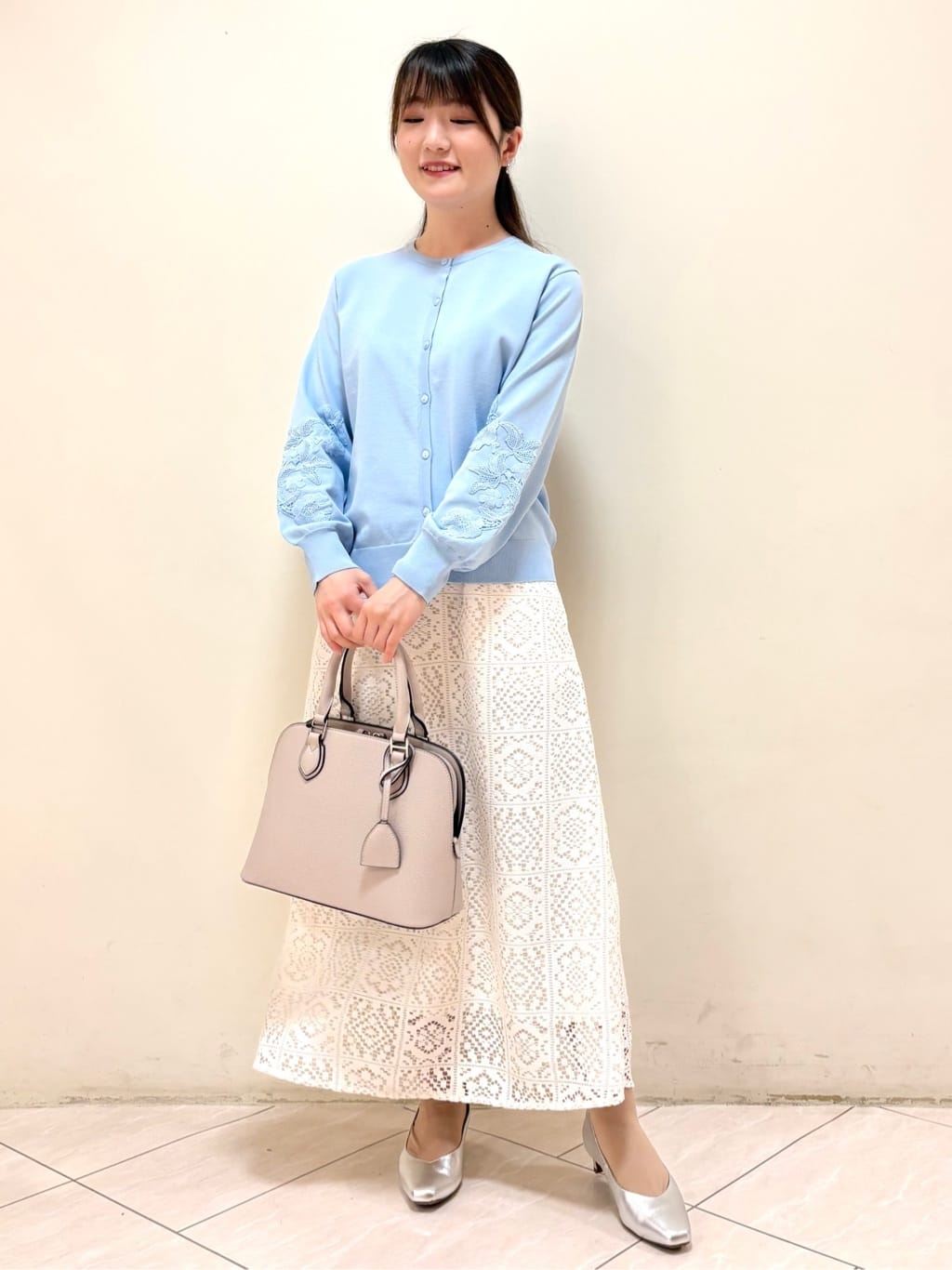 mikiさんの「Reflect｜レースデザインスリーブカーディガン」を使ったコーディネート