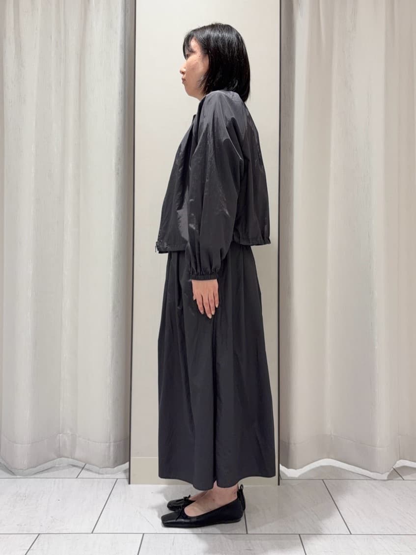 わたなべさんの「UNTITLED｜◆【セットアップ可/ウエストゴム】シャイニータイプライタースカート」を使ったコーディネート