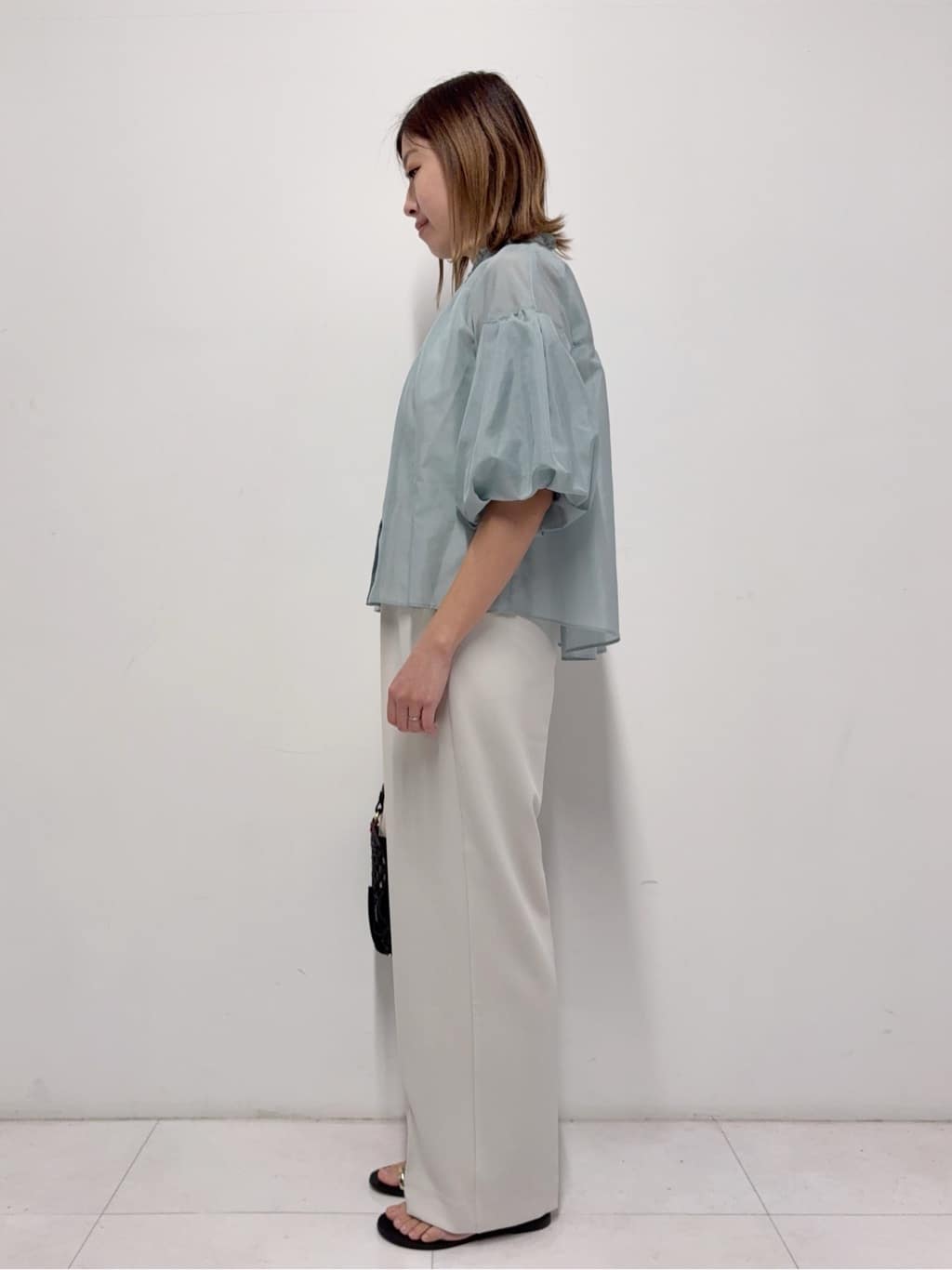 Nishijimaさんの「DRESSTERIOR｜【1枚で着映え/ウォッシャブル】スタンドフリルボリュームスリーブブラウス」を使ったコーディネート