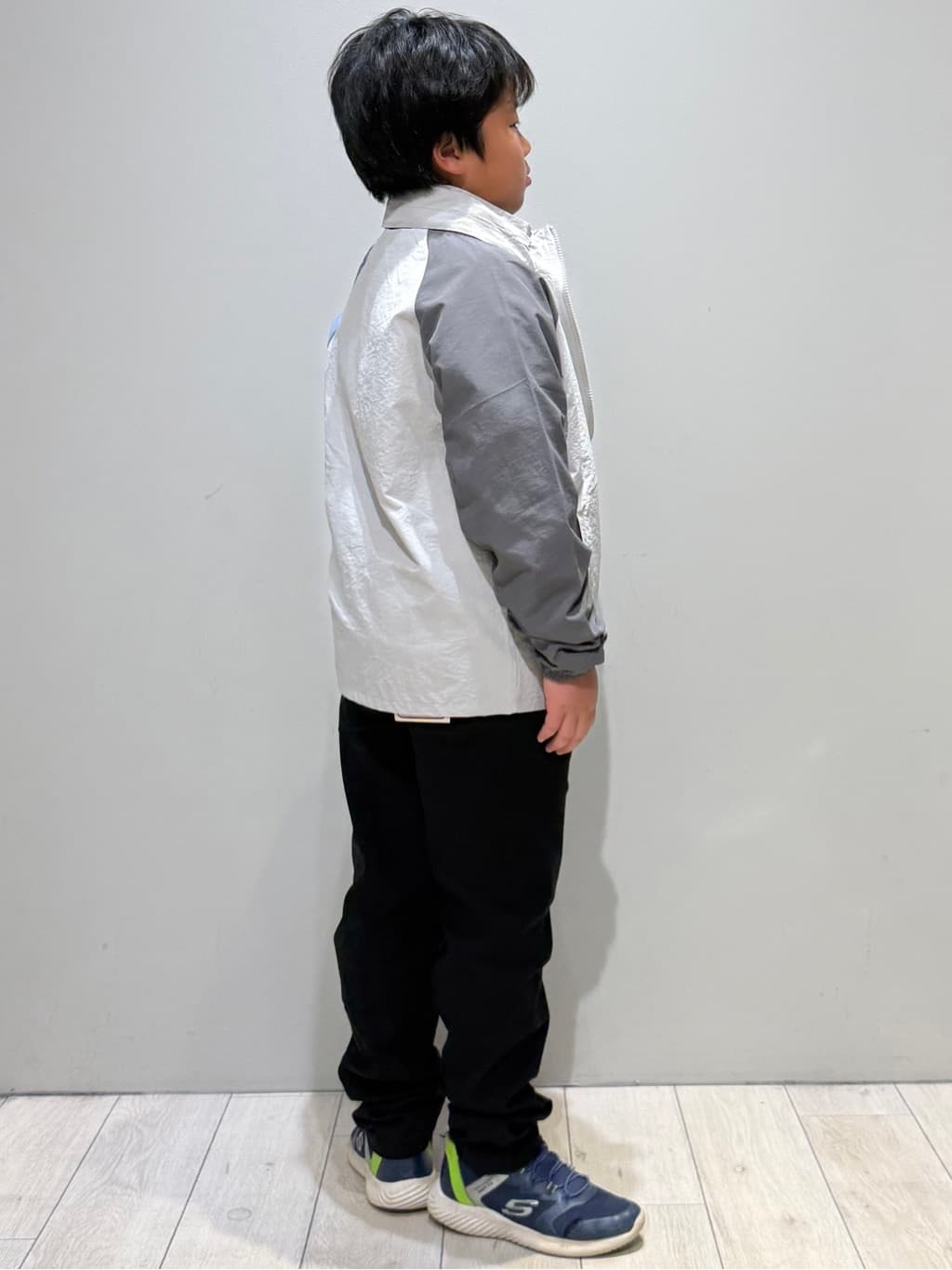 kuboさんの「THE SHOP TK｜【110－160】配色ナイロンブルゾン」を使ったコーディネート