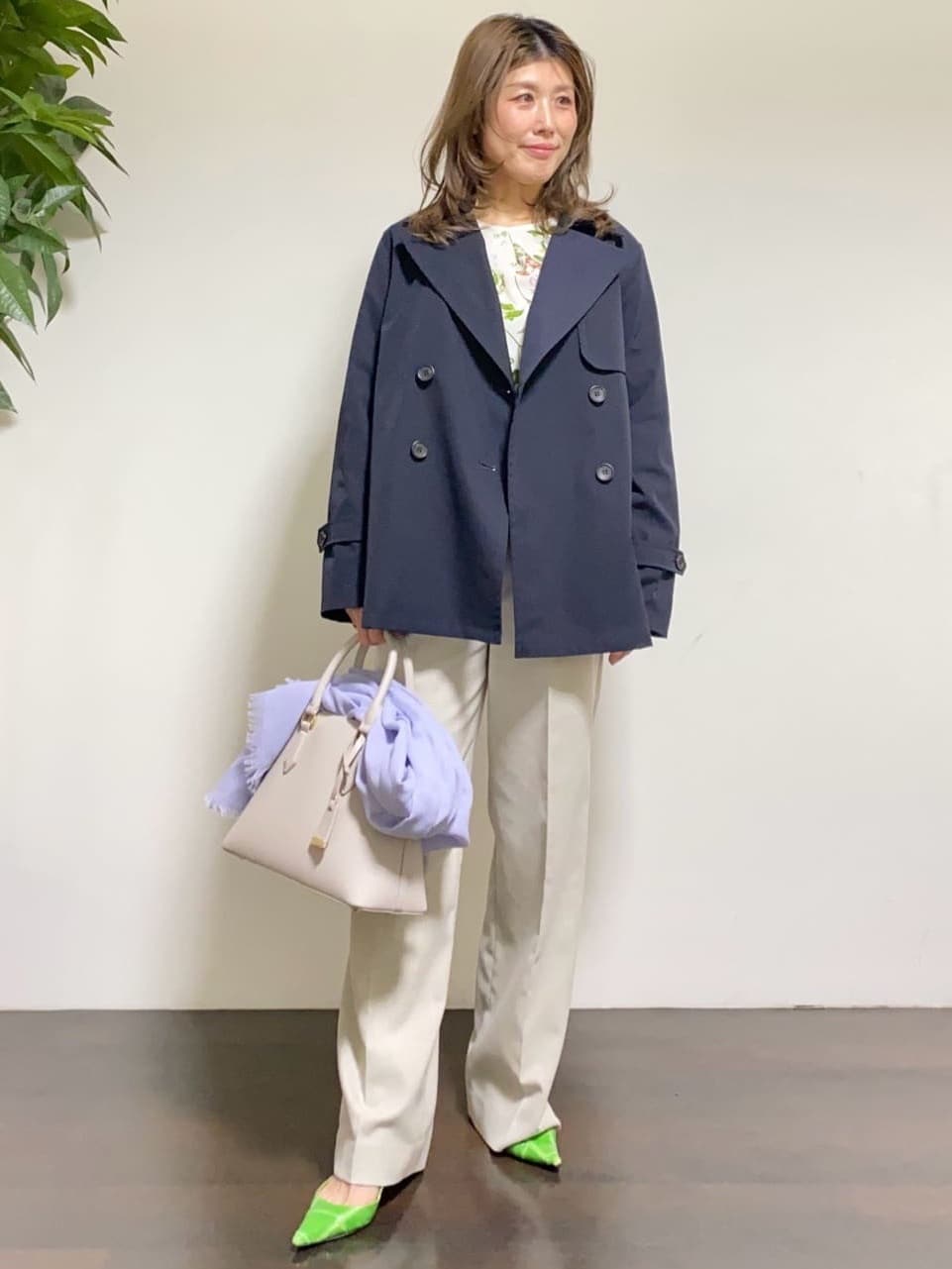 tomoさんの「UNTITLED｜【定番人気/はっ水/洗える】タスランショートトレンチコート」を使ったコーディネート