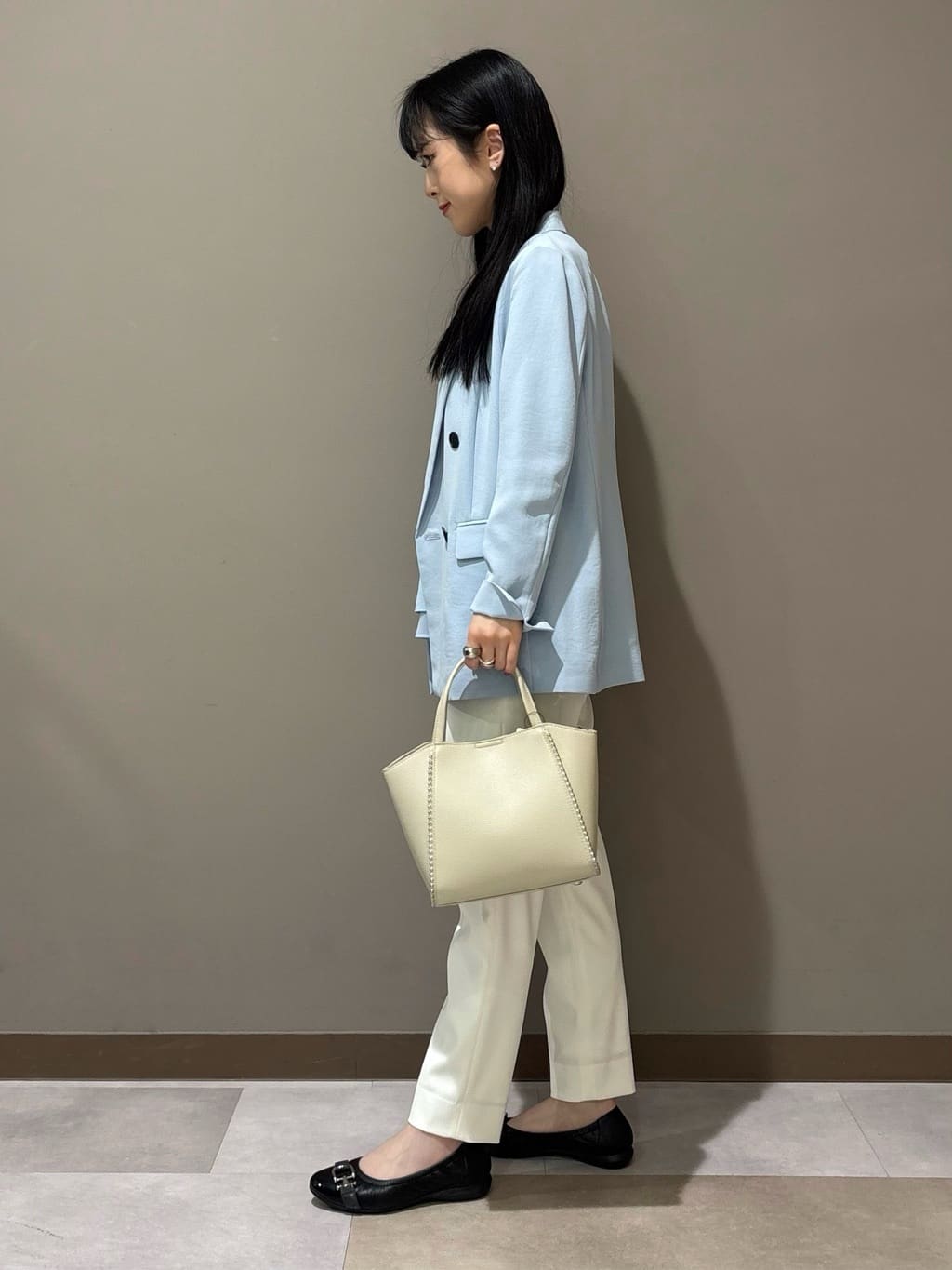 KEIKOさんの「INDIVI｜【洗える／多機能／SETUP可】着る日傘ダブルジャケット」を使ったコーディネート
