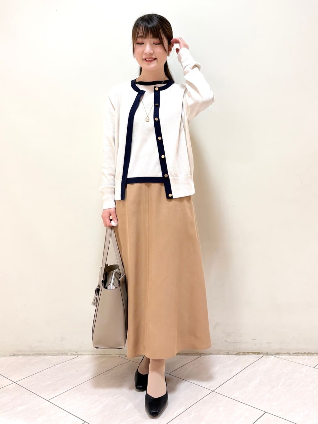 mikiさんの「Reflect｜【アンサンブル可】バイカラーカーディガン」を使ったコーディネート