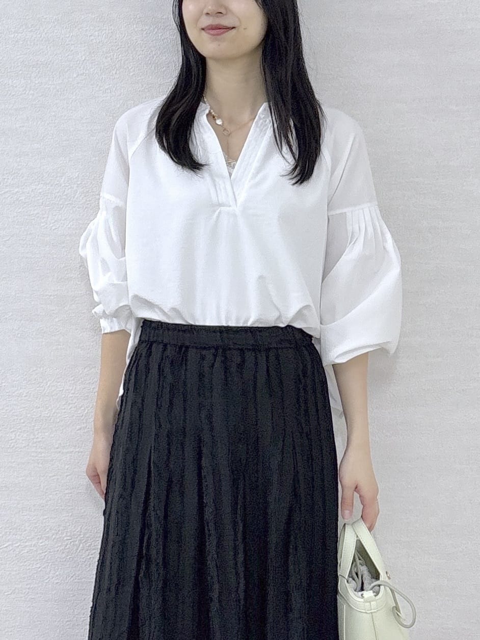 sachikoさんの「OPAQUE.CLIP｜スキッパーボリュームスリーブブラウス【洗濯機OK】」を使ったコーディネート
