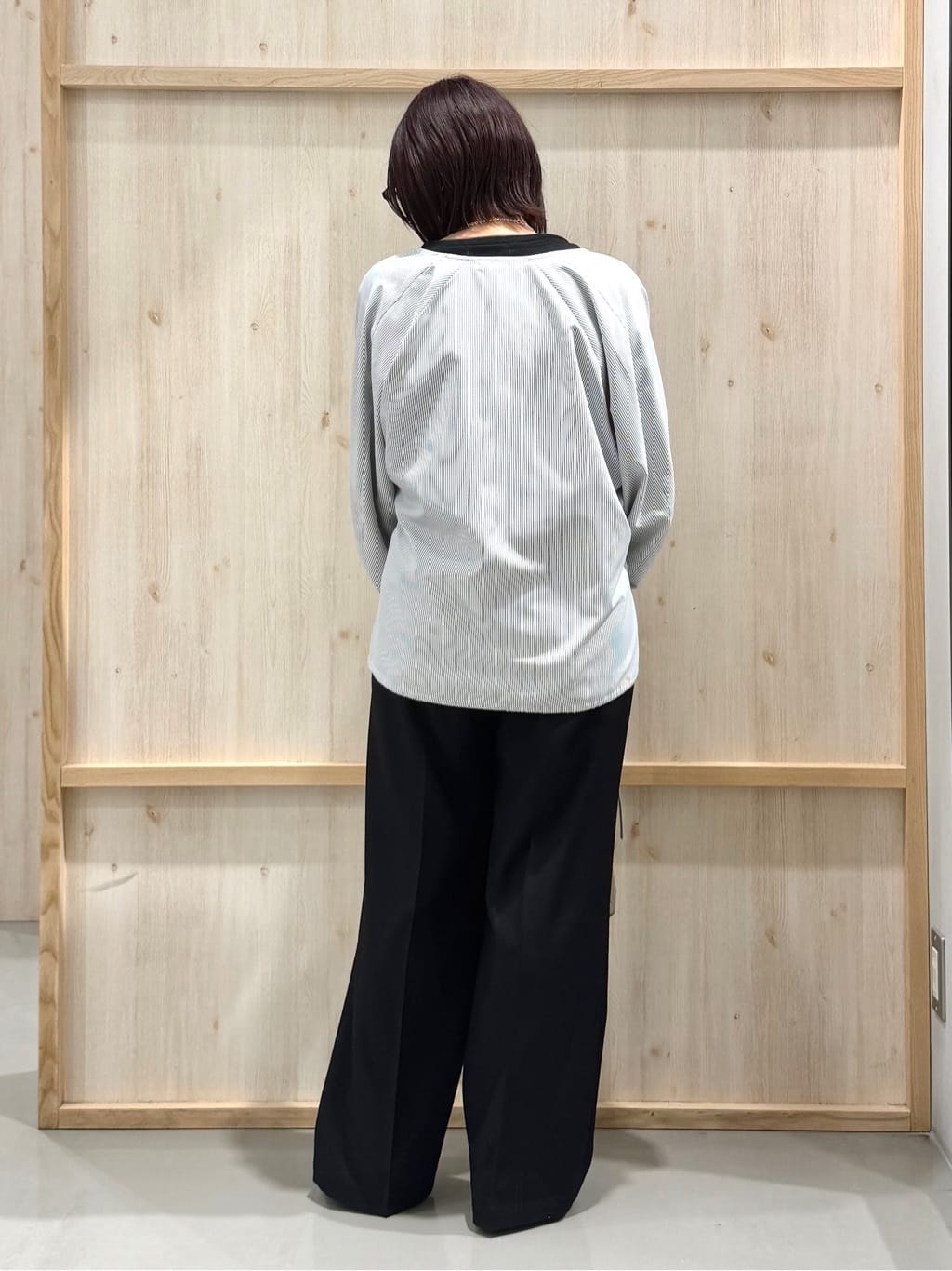 nanaさんの「THE SHOP TK｜キーネックストライプドロストシャツブラウス」を使ったコーディネート