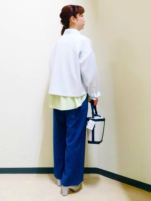 花さんの「Reflect｜ドライタッチストレートワイドパンツ」を使ったコーディネート