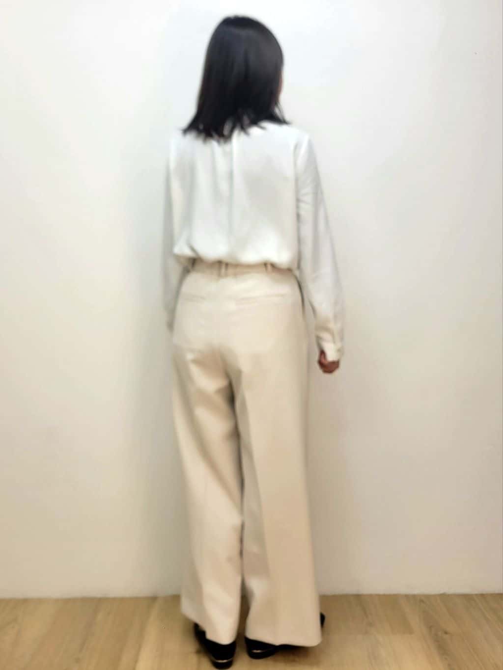 LISAさんの「OPAQUE.CLIP｜金ボタンダブルブレストテーラードジャケット／セットアップ対応【洗える】」を使ったコーディネート