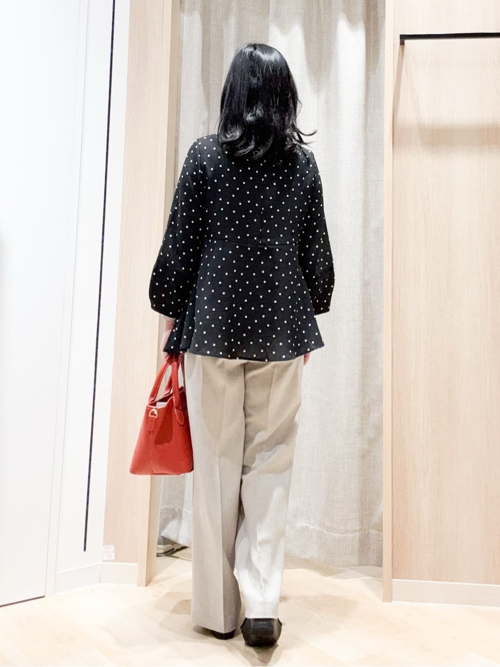 kokoさんの「grove｜【UVカット・体型カバーも叶う】麻調メッシュランタンスリーブブラウス」を使ったコーディネート