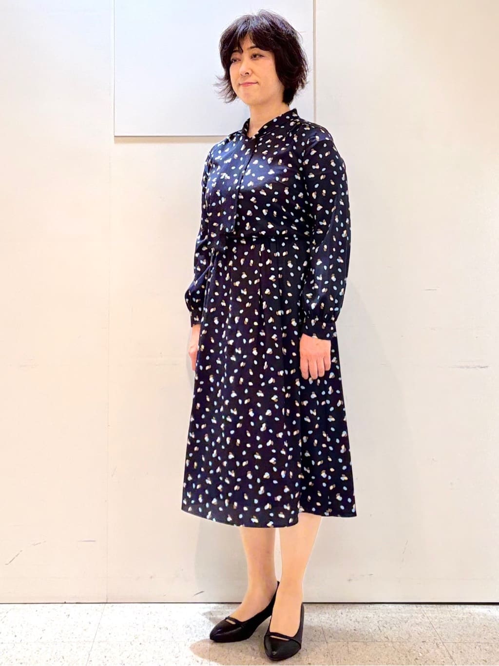 ヤスコさんの「Reflect｜【セレモニー／通勤／おでかけに◎】フラワープリントボウタイワンピース」を使ったコーディネート