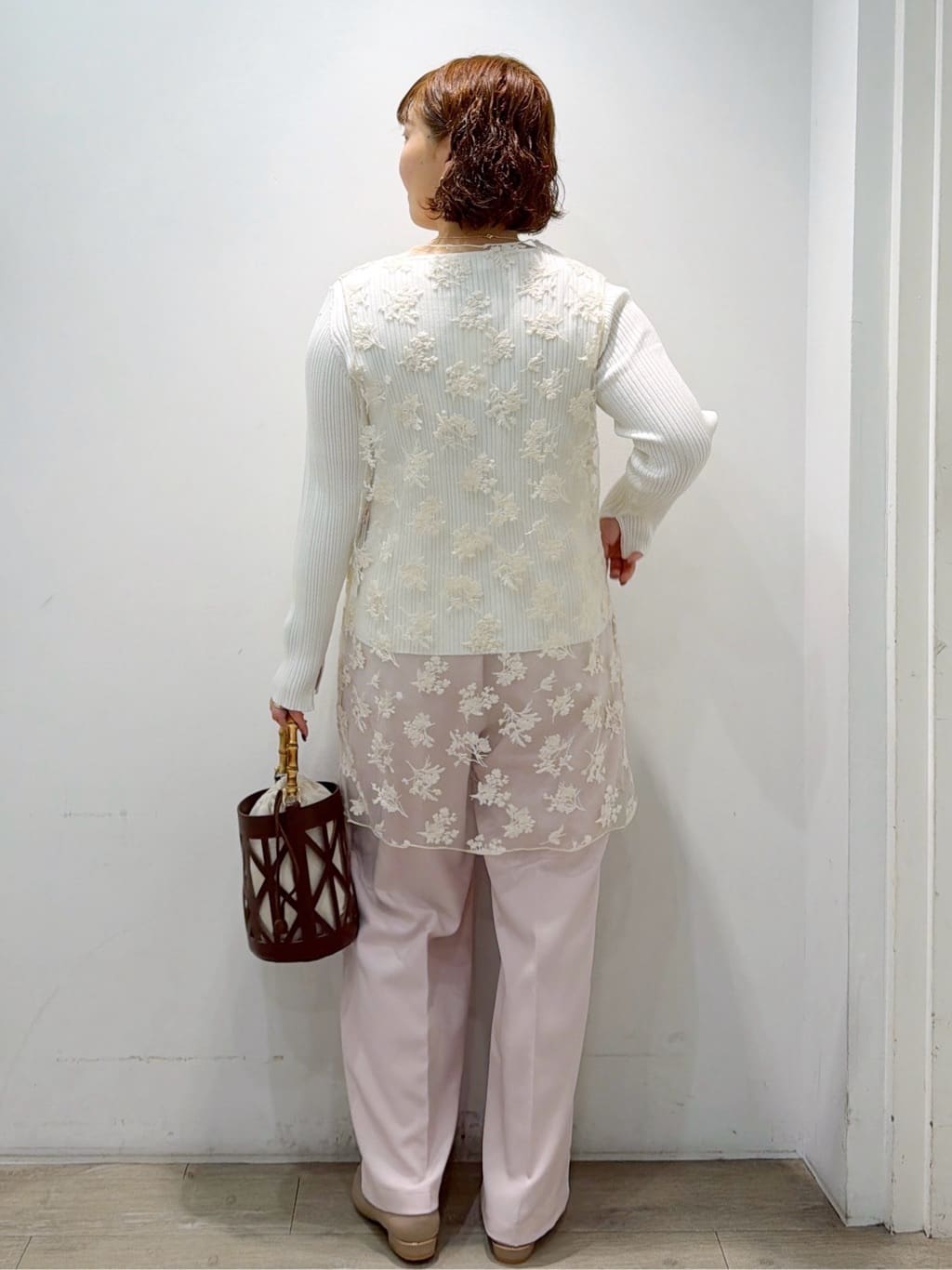 sumicaさんの「OPAQUE.CLIP｜シアー刺繍チュニックブラウス【洗濯機OK】」を使ったコーディネート