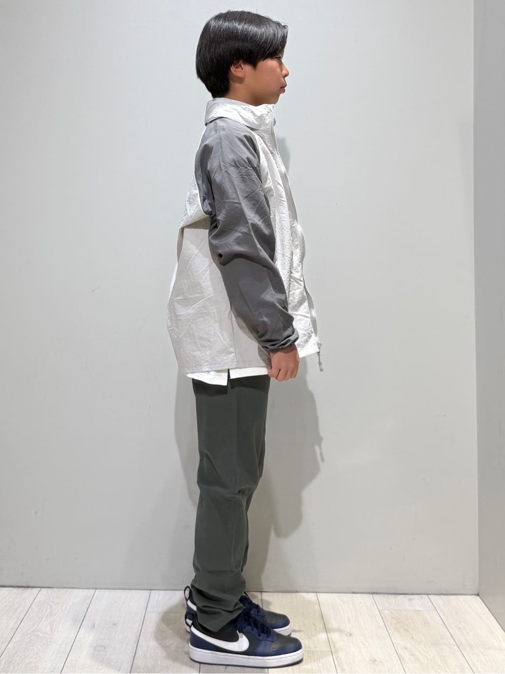 kuboさんの「THE SHOP TK｜【110－160】配色ナイロンブルゾン」を使ったコーディネート