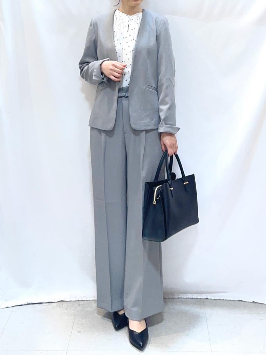 𝐇𝐢𝐫𝐨𝐦𝐢さんの「SHOO･LA･RUE｜【洗濯機可/UV/SS-3L】すっきり好印象 ノーカラージャケット」を使ったコーディネート