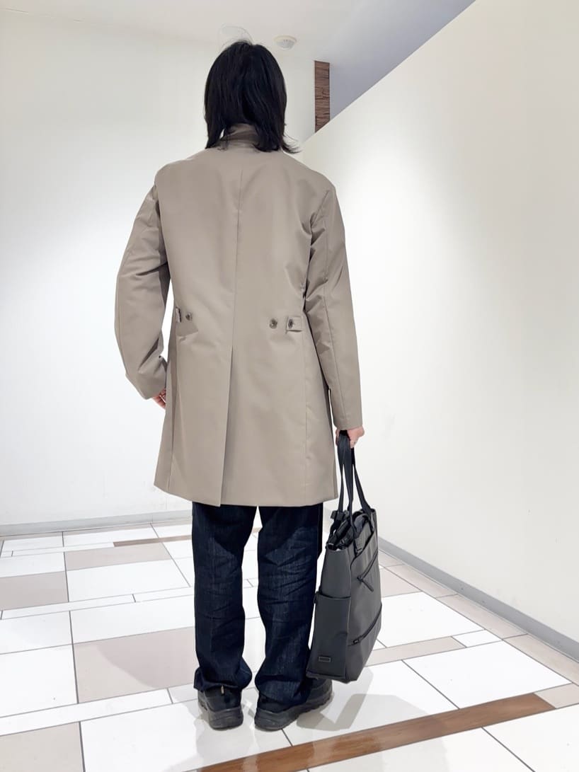 及川さんの「TAKEO KIKUCHI｜撥水ツイル スタンドカラー コート」を使ったコーディネート