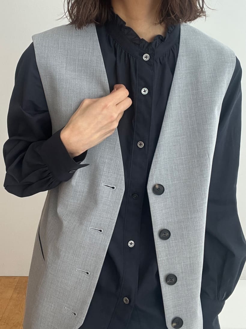 misaさんの「DRESSTERIOR｜【ウォッシャブル/通勤】スタンドフリル ブラウス」を使ったコーディネート