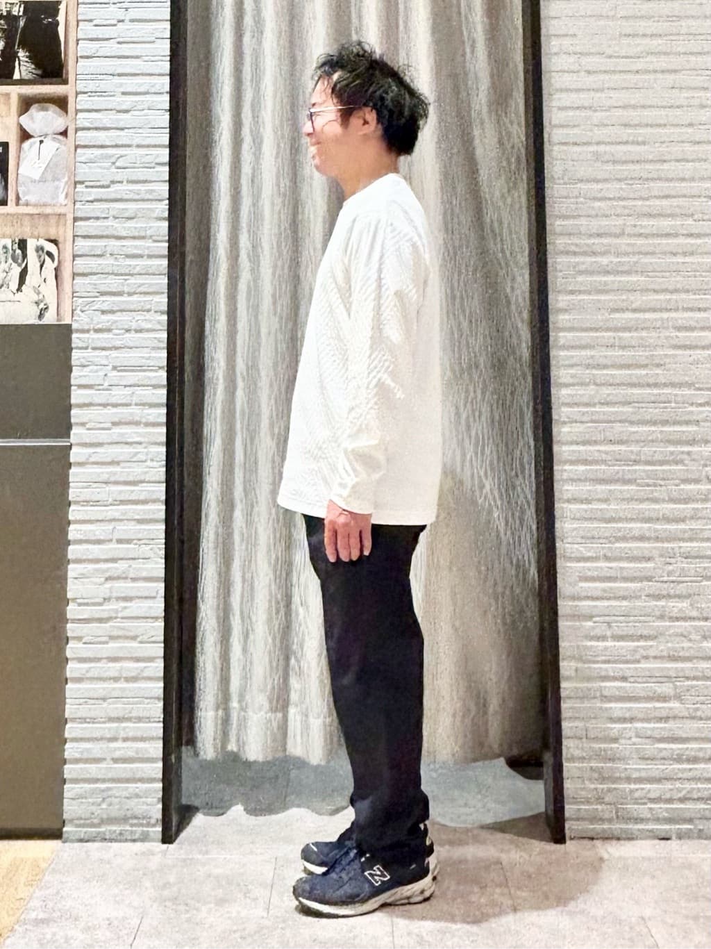 KENJI Iさんの「THE SHOP TK｜【長く愛せる、定番ロンT】リンクスジャカード長袖Tシャツ」を使ったコーディネート
