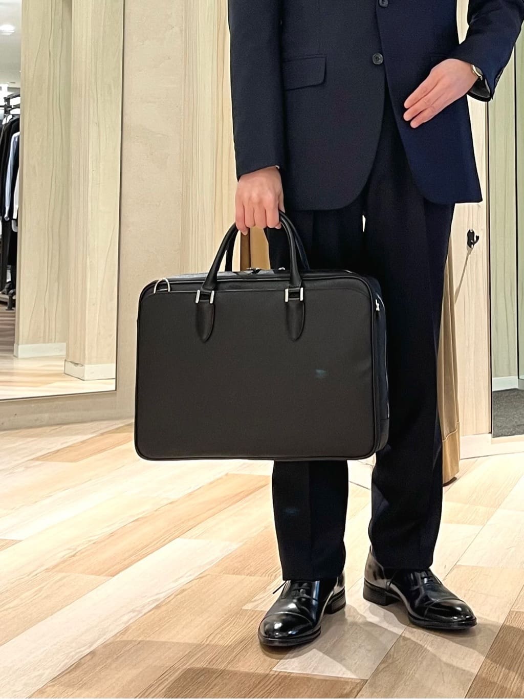 URAさんの「TAKEO KIKUCHI｜【Made in JAPAN】立菱（たてびし）スーツ」を使ったコーディネート