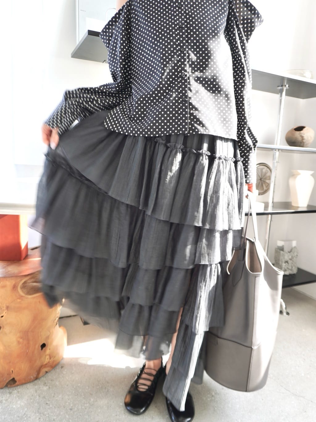 CODE A 本部スタッフさんの「CODE A｜dots open shoulder shirts」を使ったコーディネート