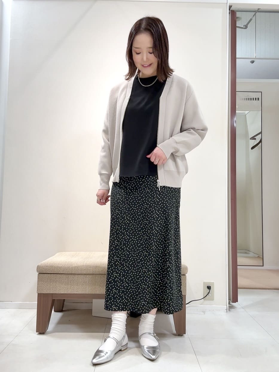 YUIさんの「UNTITLED｜◆【軽羽織り/セットアップ可】ジップアップニットカーディガン」を使ったコーディネート