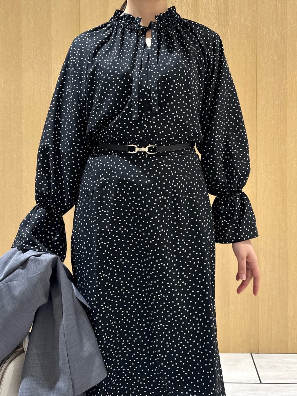 nanaさんの「UNTITLED｜◆【洗える/セットアップ可】ランダムドットブラウス」を使ったコーディネート