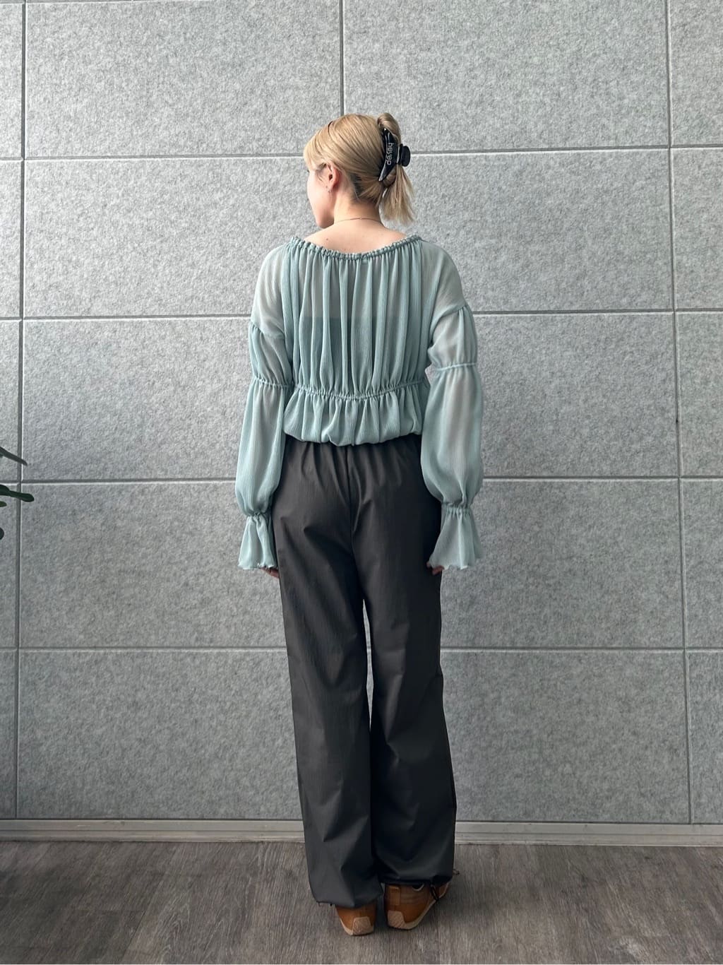 honoka Aさんの「CODE A｜off－shoulder blouse」を使ったコーディネート