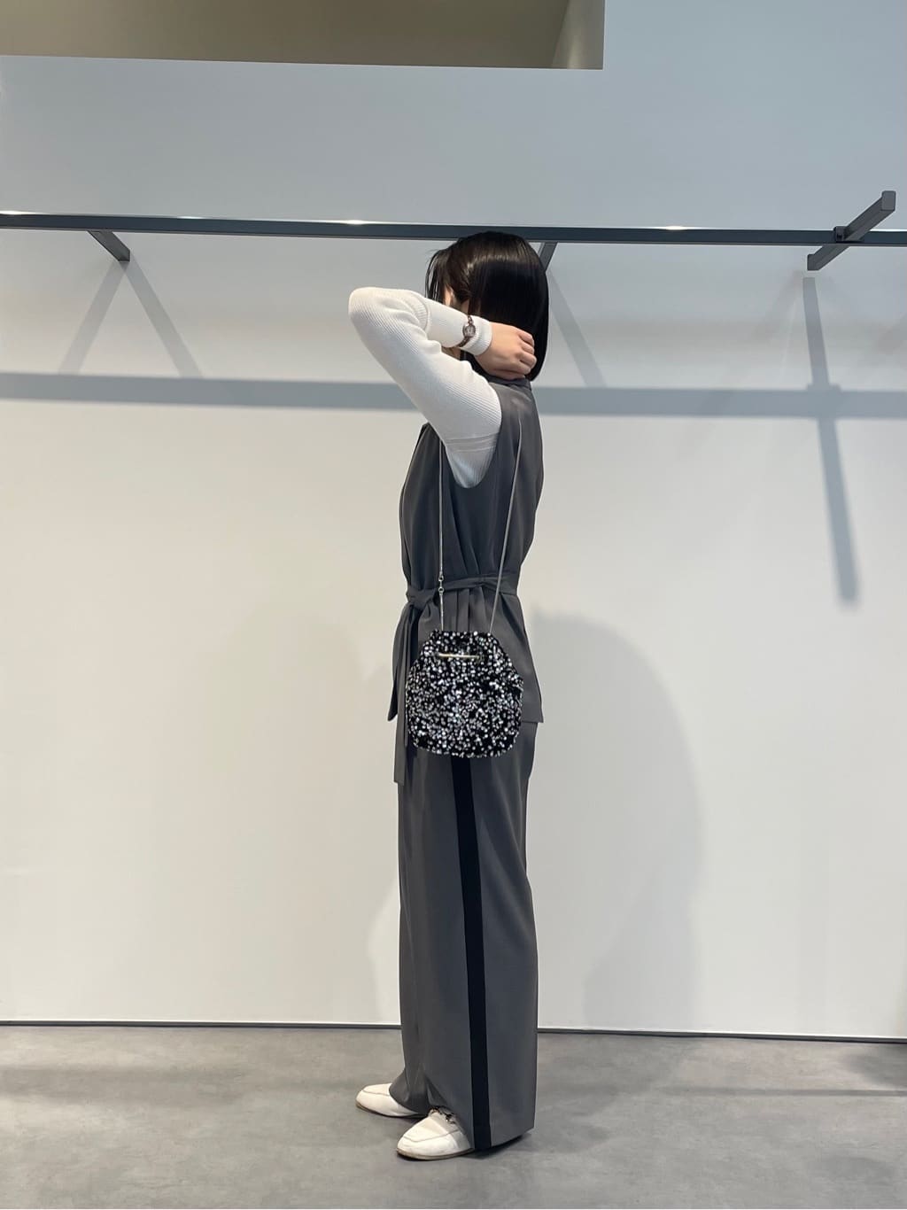 amiさんの「INDIVI｜Comfy SET UP｜ベルテッドジレ【セットアップ対応／通勤／カセット服／接触冷感／UVカット】」を使ったコーディネート