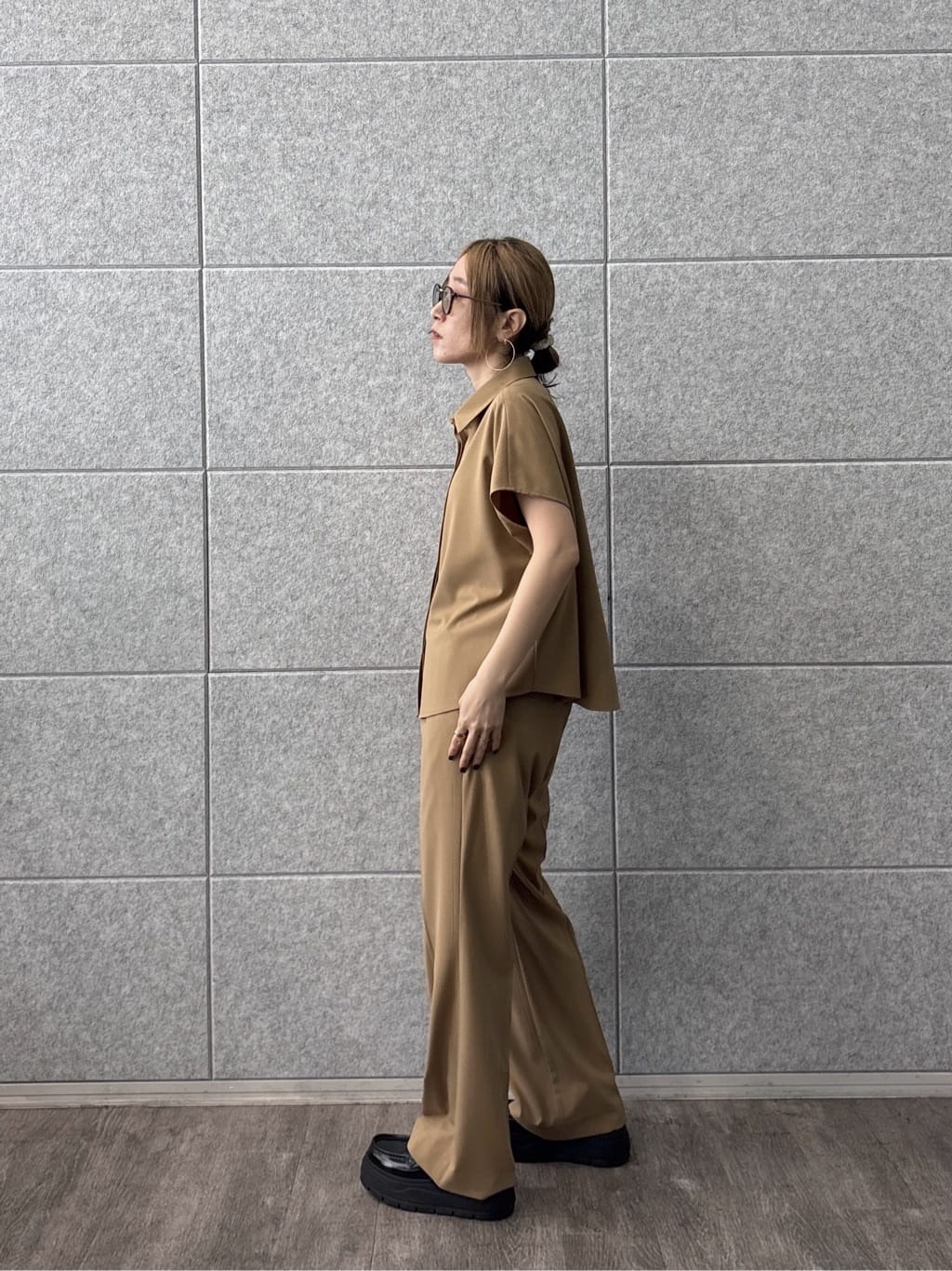 kotakiさんの「INDIVI｜Comfy SET UP｜ストレートフレアパンツ【セットアップ対応／通勤／カセット服／接触冷感／UV」を使ったコーディネート
