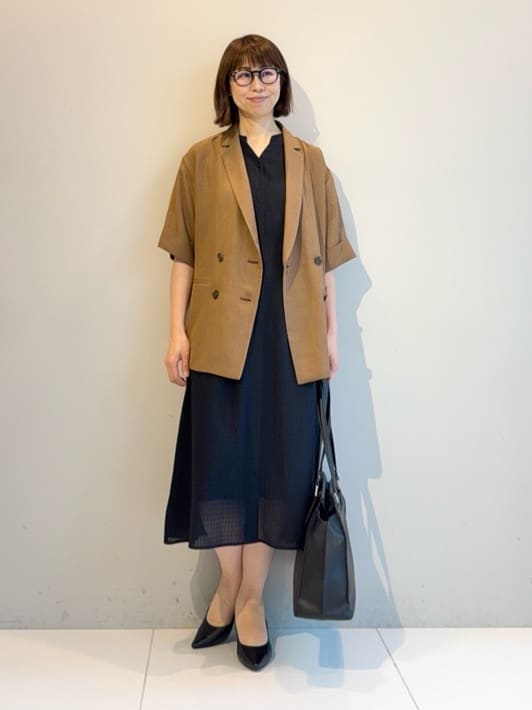 murayamaさんの「INDIVI｜【洗える】無地＆チェーン柄 シャーリングサッカーワンピース」を使ったコーディネート
