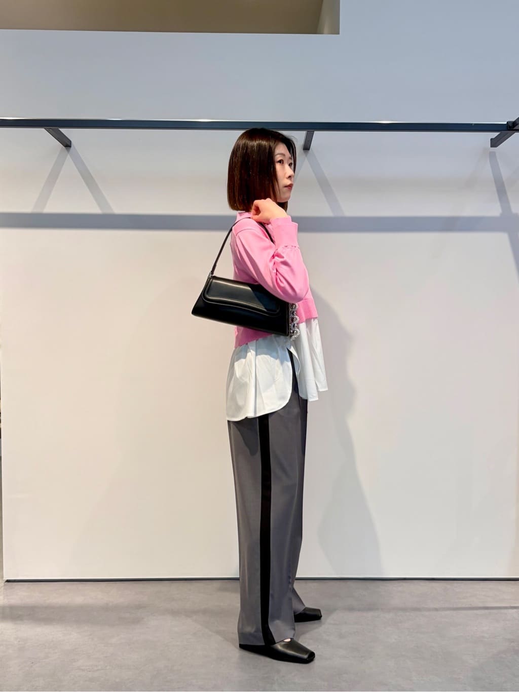 amiさんの「INDIVI｜ペプラムドッキングニット」を使ったコーディネート