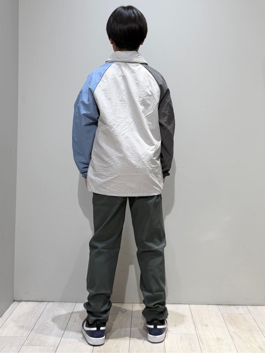 kuboさんの「THE SHOP TK｜【110－160】配色ナイロンブルゾン」を使ったコーディネート