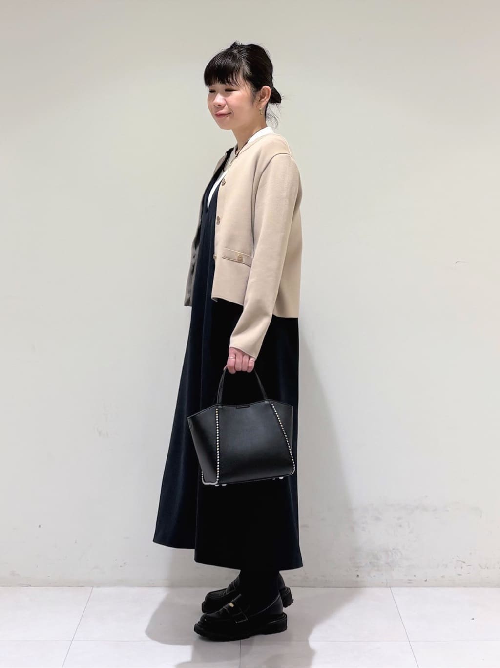 tsuyuさんの「INDIVI｜【洗える／SETUP可能】メタルボタンニットジャケット風カーディガン」を使ったコーディネート